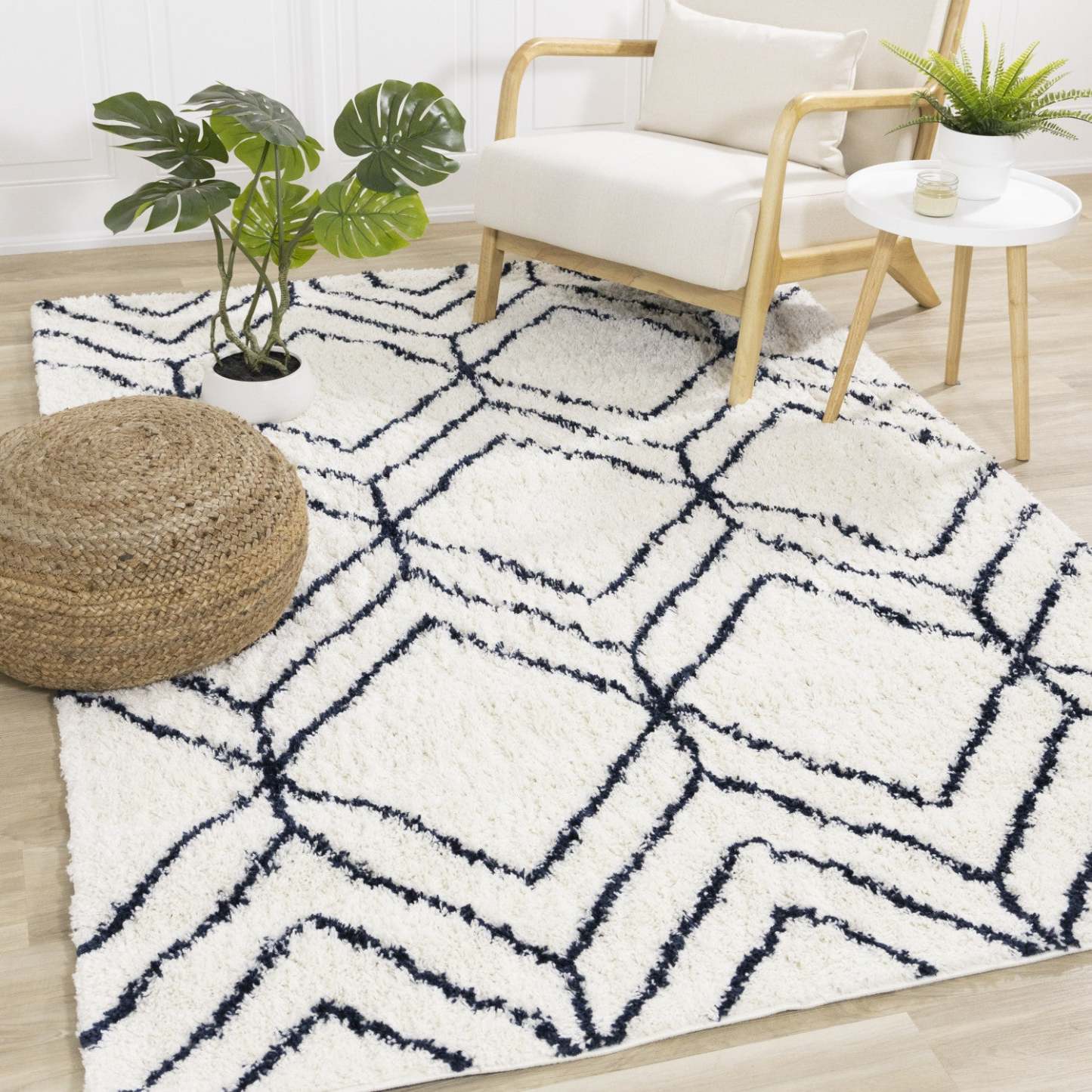 Taylor Diamonds Shag Area Rug - 7'10 x 10'6|Carpette à poil long Taylor à motif de diamants - 7 pi 10 po x 10 pi 6 po