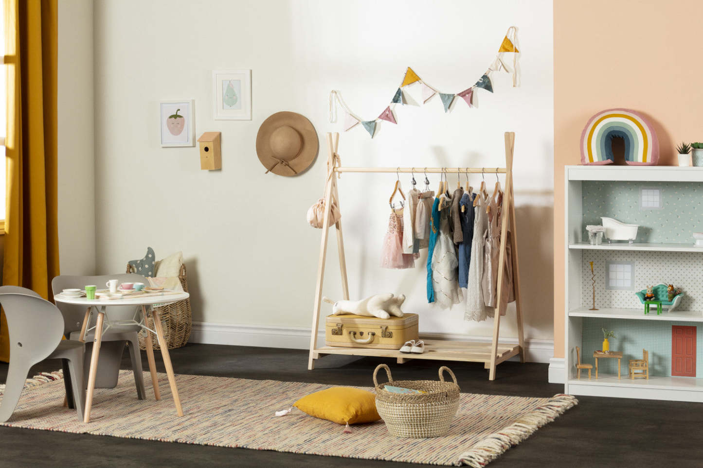 Porte-vêtements scandinave Sweedi pour enfants – Bois naturel | Sweedi Garde-robe ouverte scandinave pour enfants - Bois naturel | D83GD5IO