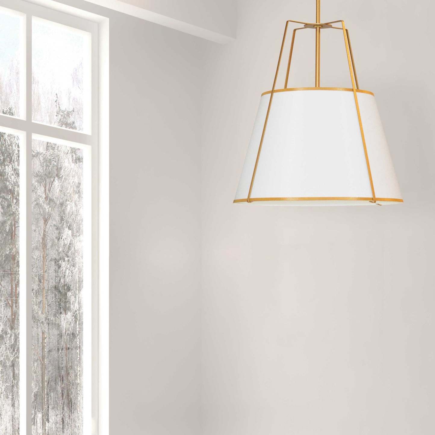Dainolite Trapezoid 3 Light Pendant Trapezoid Gold/White Shade White Fabric Diffuser Lamp|Luminaire suspendu Trapezoid de Dainolite avec abat-jour trapézoïde doré et blanc qui diffuse la lumière, tissu blanc et 3 ampoules