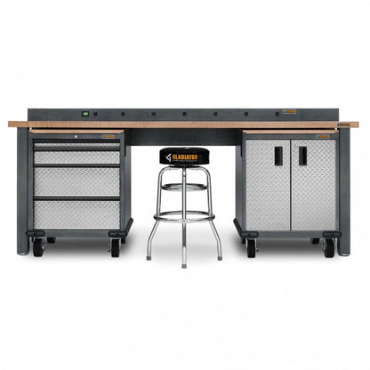 Gladiator 6' Wide 9-Outlet Workbench Powerstrip - Hammered Granite|Multiprise de 6 po de largeur à 9 prises pour l'établi de Gladiator - granite martelé