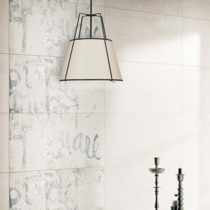 Dainolite Trapezoid 1 Light Pendant Black/Cream Shade White Fabric Diffuser Lamp|Luminaire suspendu Trapezoid de Dainolite avec abat-jour noir et crème qui diffuse la lumière, tissu blanc et 1 ampoule