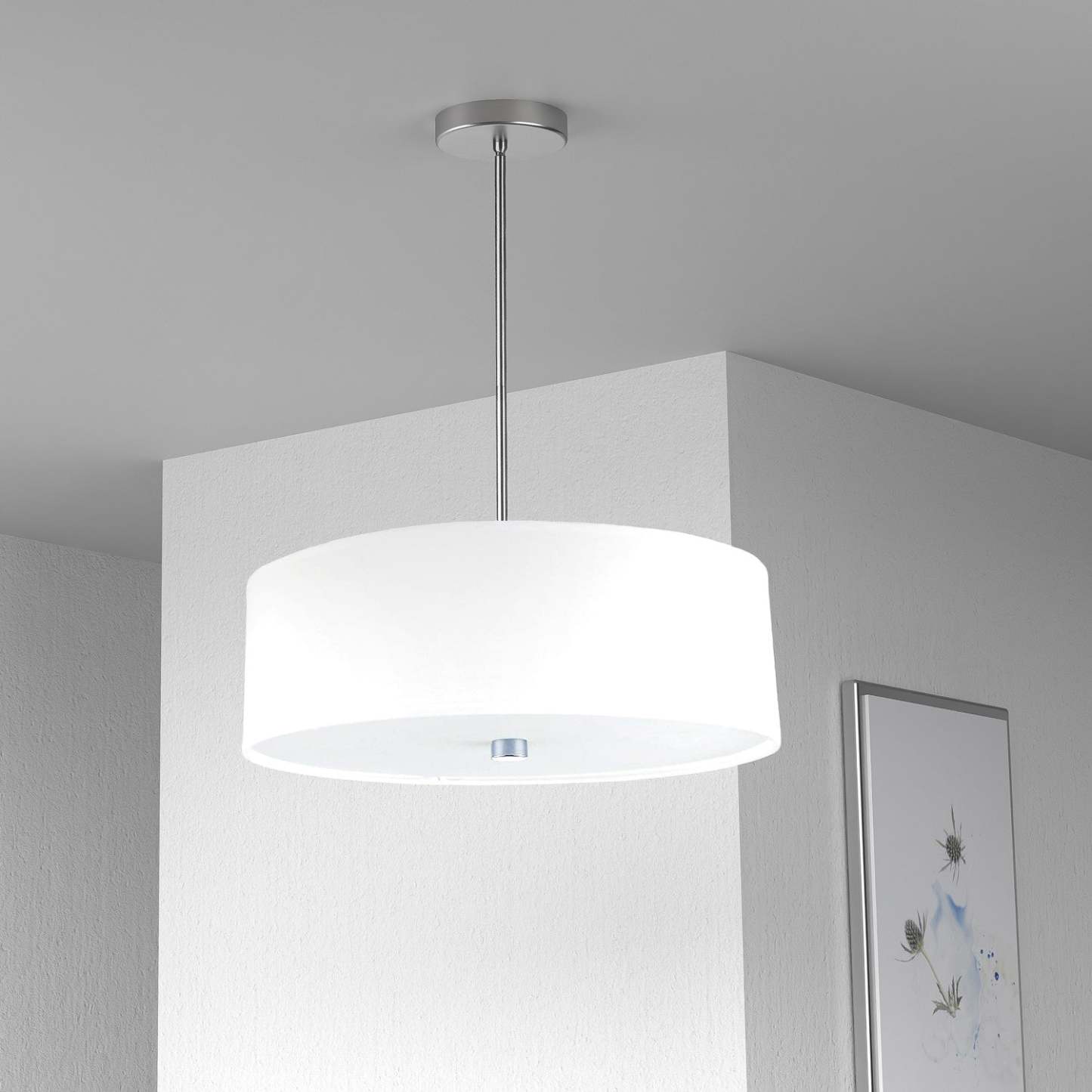 Dainolite Everly 4 Light Pendant Polish Chrome Finish White Shade Lamp|Luminaire suspendu Everly de Dainolite avec abat-jour blanc, fini chromé poli et 4 ampoules