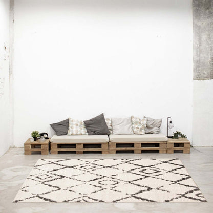 Serafina Ivory Shag 3'11 x 6'0 Area Rug|Carpette à poil long Serafina ivoire 3 pi 11 po x 6 pi 0 po|D86F2ZM6