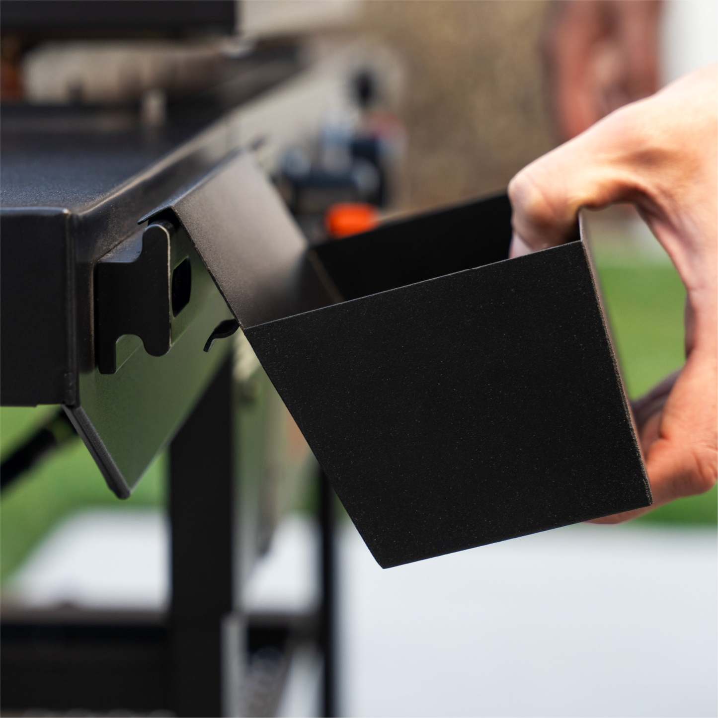 Blackstone 28 Original Omnivore Griddle with Hood - 2287|Plaque chauffante Original Omnivore de Blackstone de 28 po avec hotte - 2287