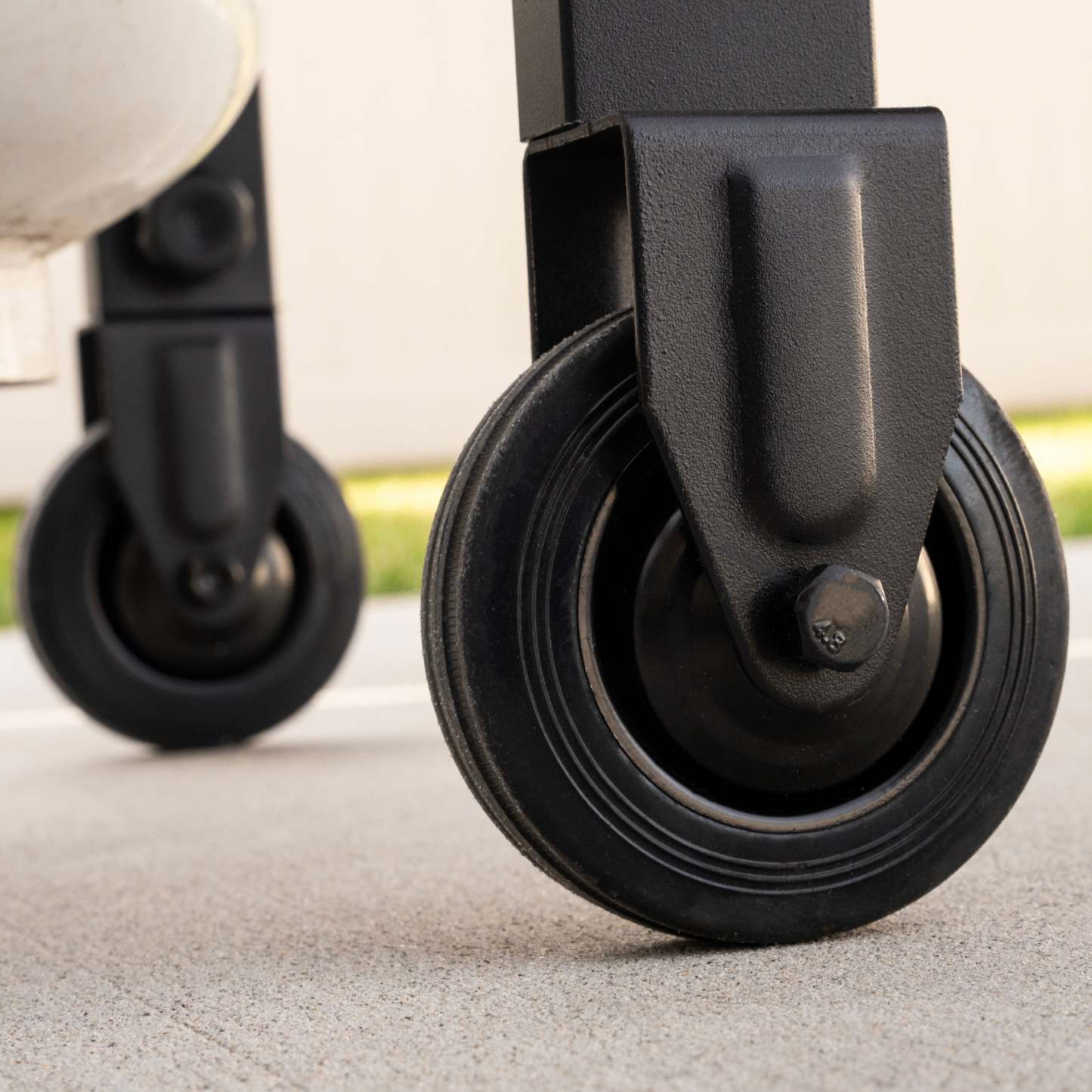 Blackstone 28 Original Omnivore Griddle with Hood - 2287|Plaque chauffante Original Omnivore de Blackstone de 28 po avec hotte - 2287