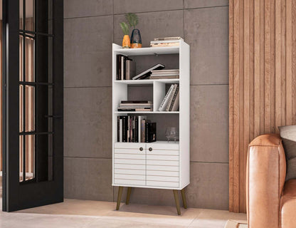Manhattan Comfort Bogart 62.6 Mid-Century Modern Bookcase - White &amp; Natural|Bibliothèque Bogart de Manhattan Comfort de 62,6 po de style moderne du milieu du 20e siècle - blanche et naturelle