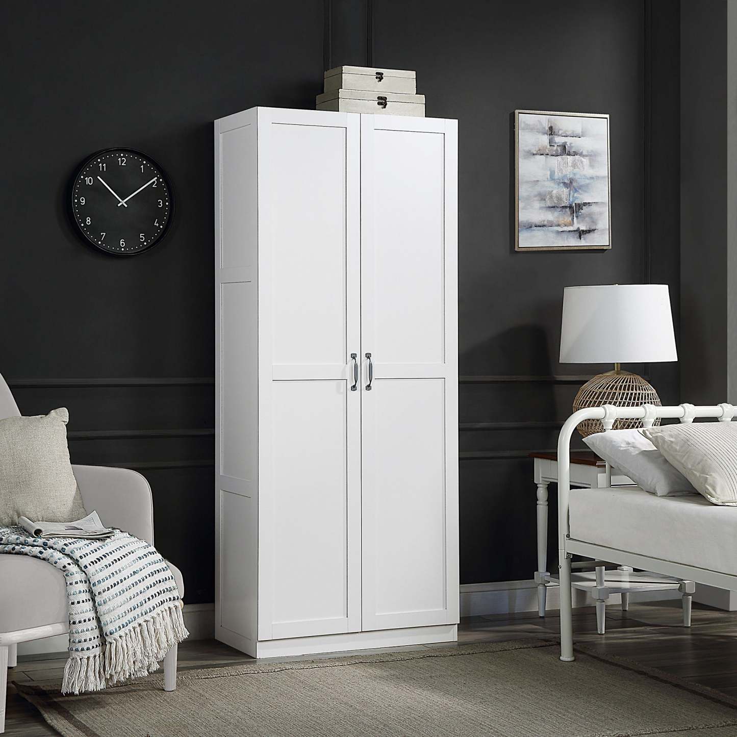 Manhattan Comfort Hopkins Modern Freestanding Storage Closet with 7 Shelves - White|Armoire de rangement autoportante moderne Hopkins de Manhattan Comfort avec 7 tablettes - grise
