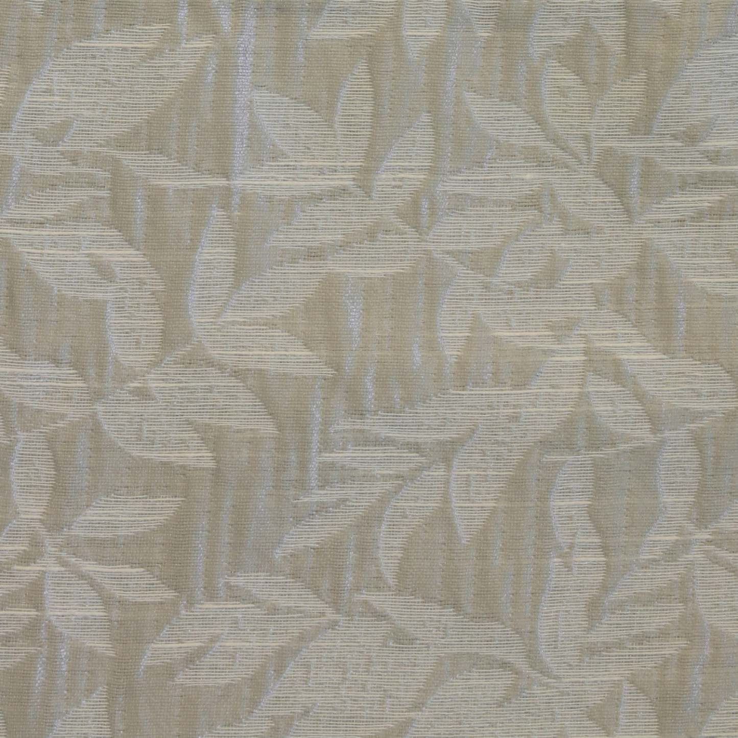 Habitat Martina Silver Light Filtering Grommet Curtain Panel - 52 x 84|Panneau de rideau filtrant la lumière à œillets Martina argenté d'Habitat - 52 x 84