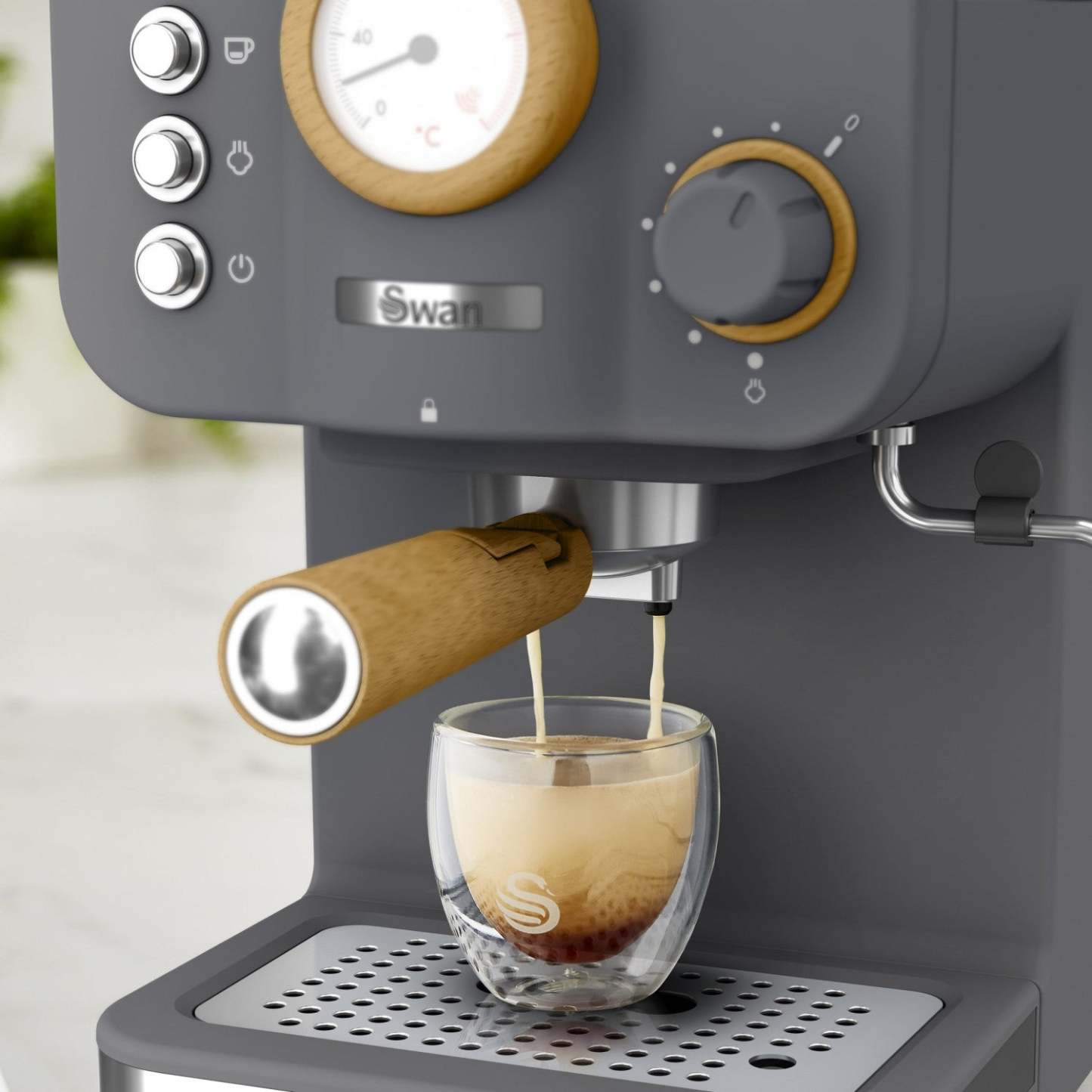 Salton Swan Nordic Pump Espresso Machine - SK22111GRYN|Machine à expresso à pompe nordique Swan - SK22111GRYN