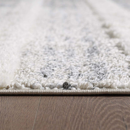 Lola Geo Marocain Cream Shag Area Rug - 6'7 x 9'6|Carpette à poil long Lola crème à motif marocain géométrique - 6 pi 7 po x 9 pi 6 po