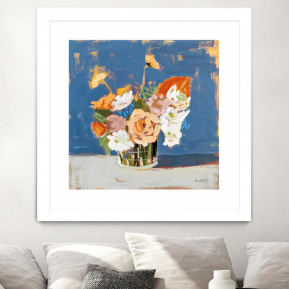Œuvre d'art murale encadrée blanche et mate « Peach And White Bouquet » 36 x 36