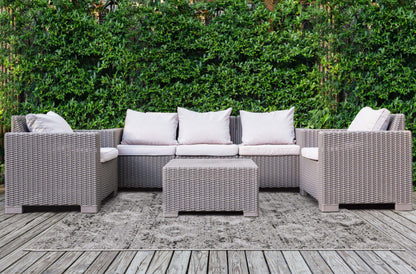 Jackson Distressed Damask Indoor/Outdoor Area Rug - 7'10 x 10'6|Carpette Jackson à motif damassé vieilli pour l'intérieur et l'extérieur - 7 pi 10 po x 10 pi 6 po