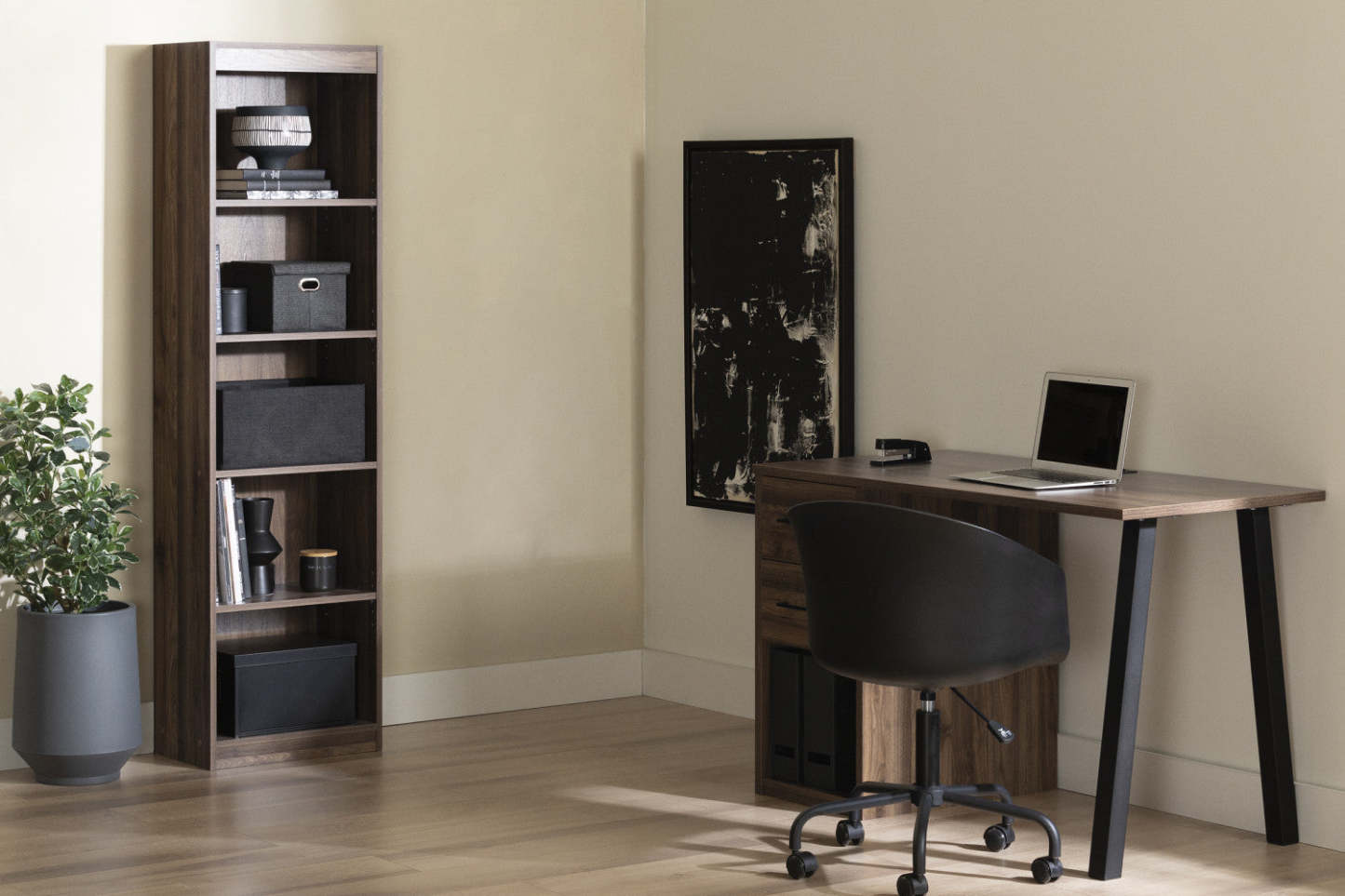 Bibliothèque étroite Axess à 5 comprimés - noyer naturel