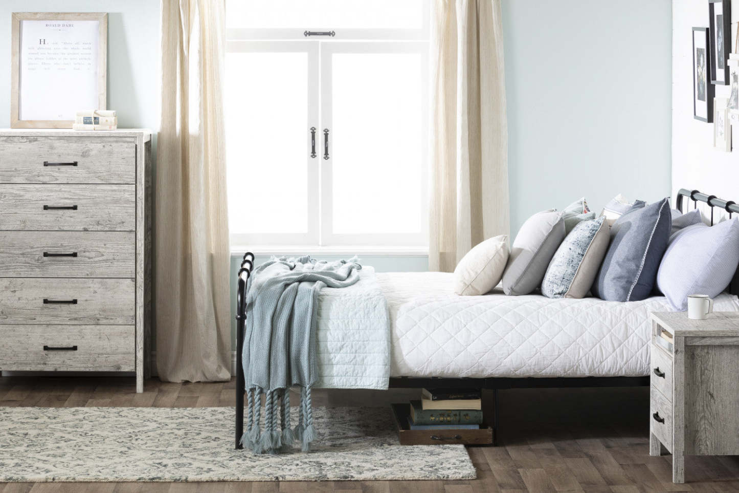 Table de nuit à 2 tiroirs Gravity - Pin bord de mer | Table Gravity De Chevet 2 Tiroirs - Pin Bord De Mer