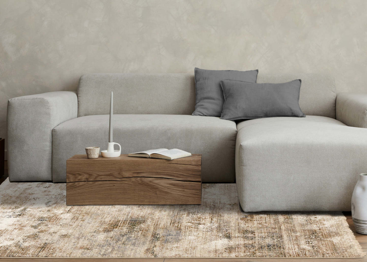 Sydney Beige Grey Cream Distressed Area Runner - 2'0 x 7'10|Couloir vieillir Sydney beige, gris et crème - 2 pi 0 po x 7 pi 10 po