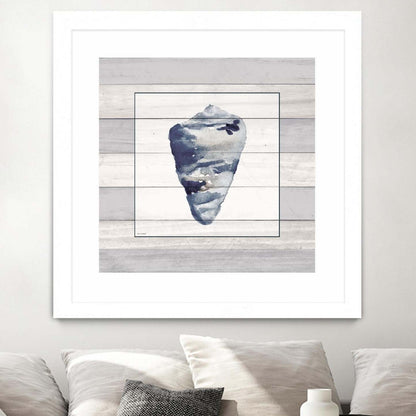 Œuvre murale encadrée blanche et mate « Muted Blue Shell On Wood » 36 x 36