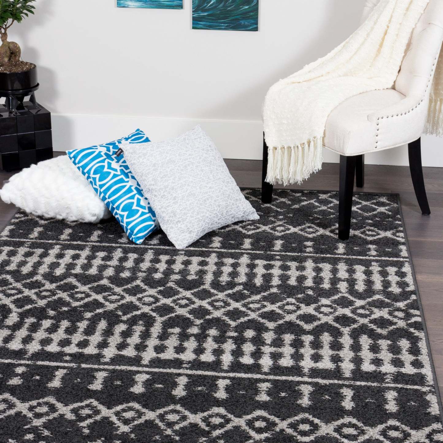 Lav D Grey Mor 5x8 Area Rug|Carpette Lav Diamond grise à motifs marocains 5 x 8|D80G6QK6