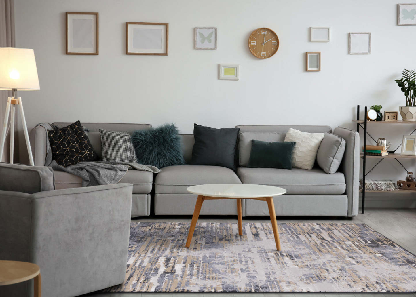 Tapis bleu vieilli Isabelle - 7'10 x 10'10|Carpette Isabelle bleue à aspect vieilli - 7 pi 10 po x 10 pi 10 po