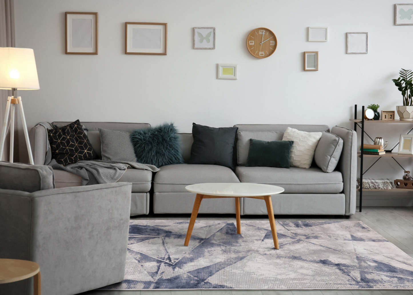 London Distressed Indoor Area Rug - 7'10 x 10'6|Carpette London d'aspect vieilli pour l'intérieur - 7 pi 10 po x 10 pi 6 po