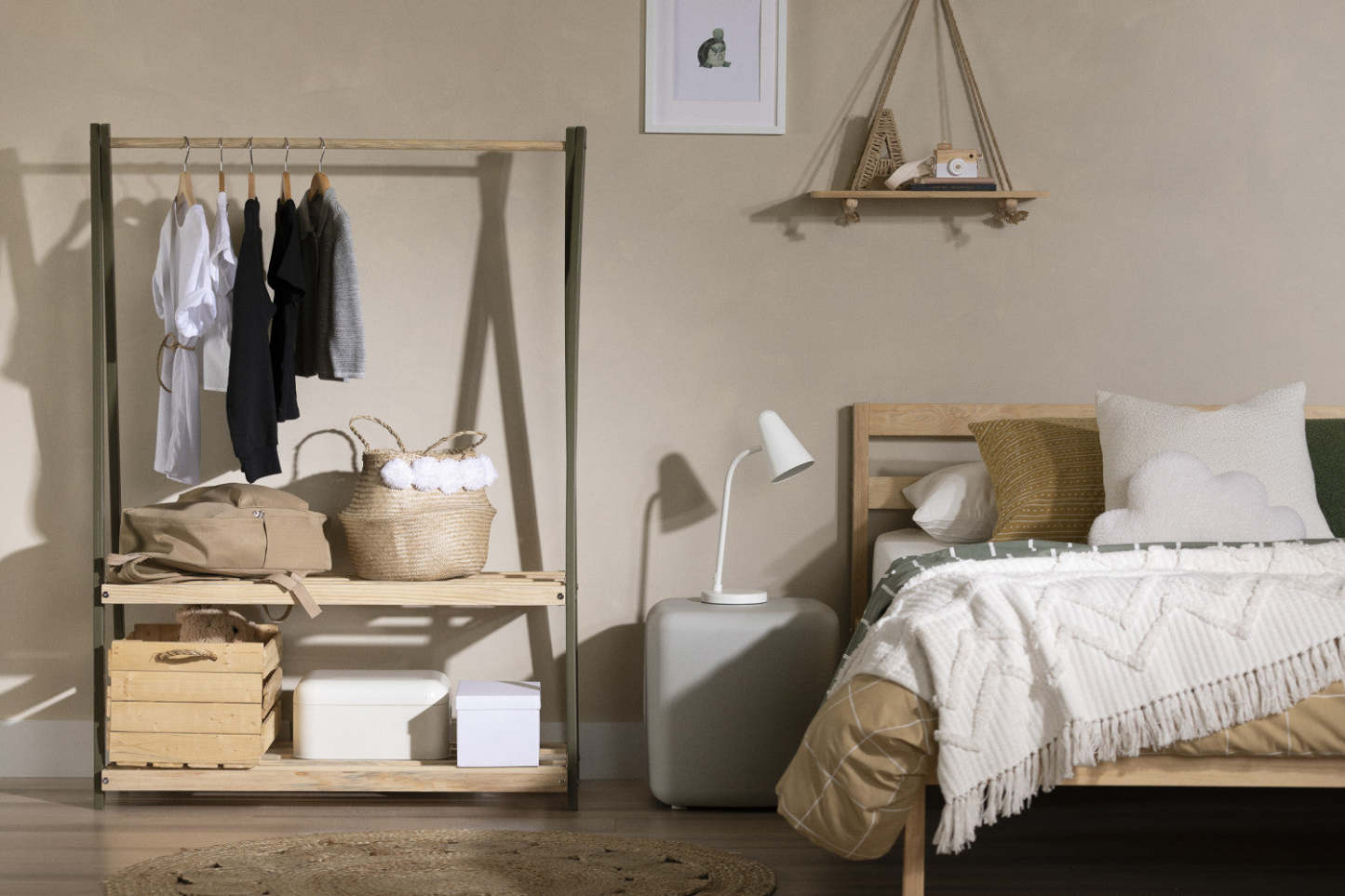 Sweedi Kids Wooden Clothes Rack - Olive Green|Portant à vêtements Sweedi en bois pour enfants - vert olive