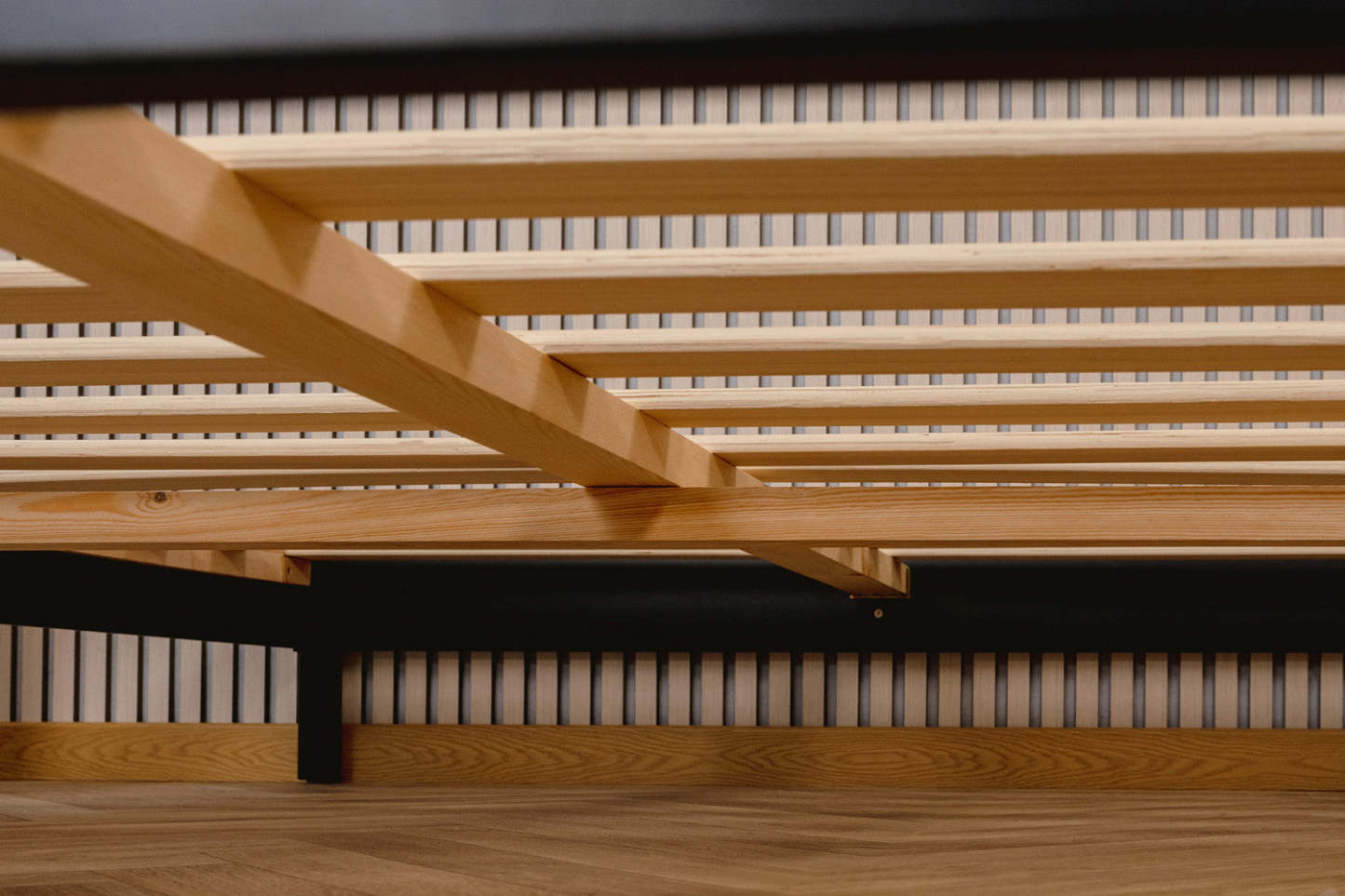 Cadre de lit plateforme simple en métal Smart Base Essential - Noir | Cadre de lit plateforme simple Smart Base Essential en métal - noir