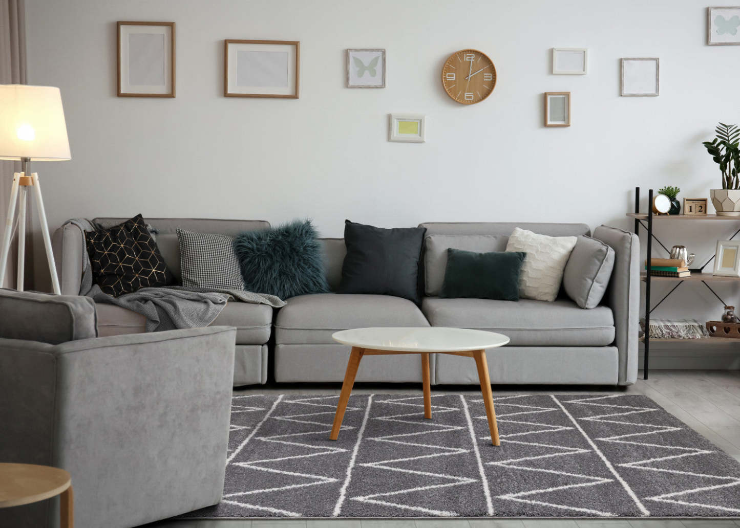 Fairmont Zig Zag Rows Area Rug - 7'10 x 10'6|Carpette Fairmont à motifs de rangées en zigzag - 7 pi 10 po x 10 pi 6 po