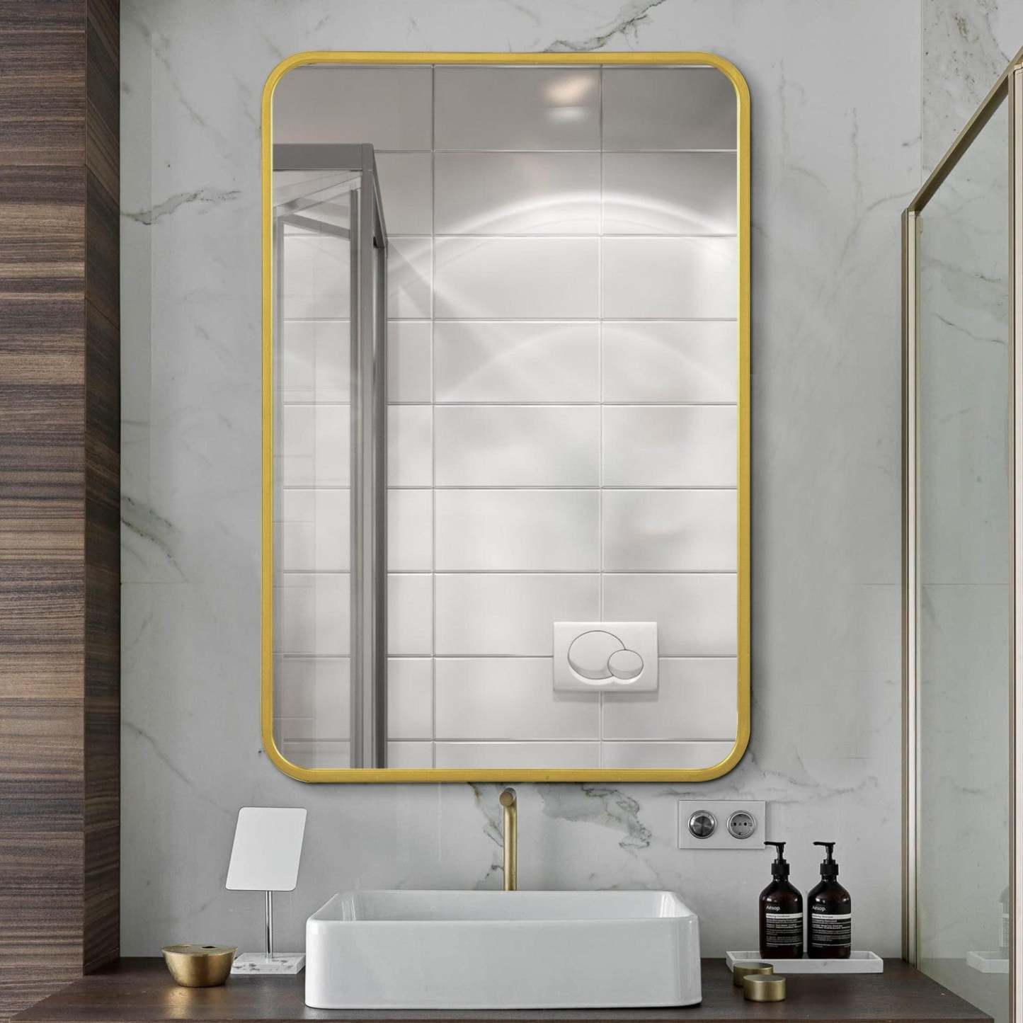 Arcus 30 X 40 Hand Crafted Rectangular Round Mirror - Gold|Miroir rectangulaire Arcus 30 po x 40 po fabriqué à la main avec coin arrondi - doré