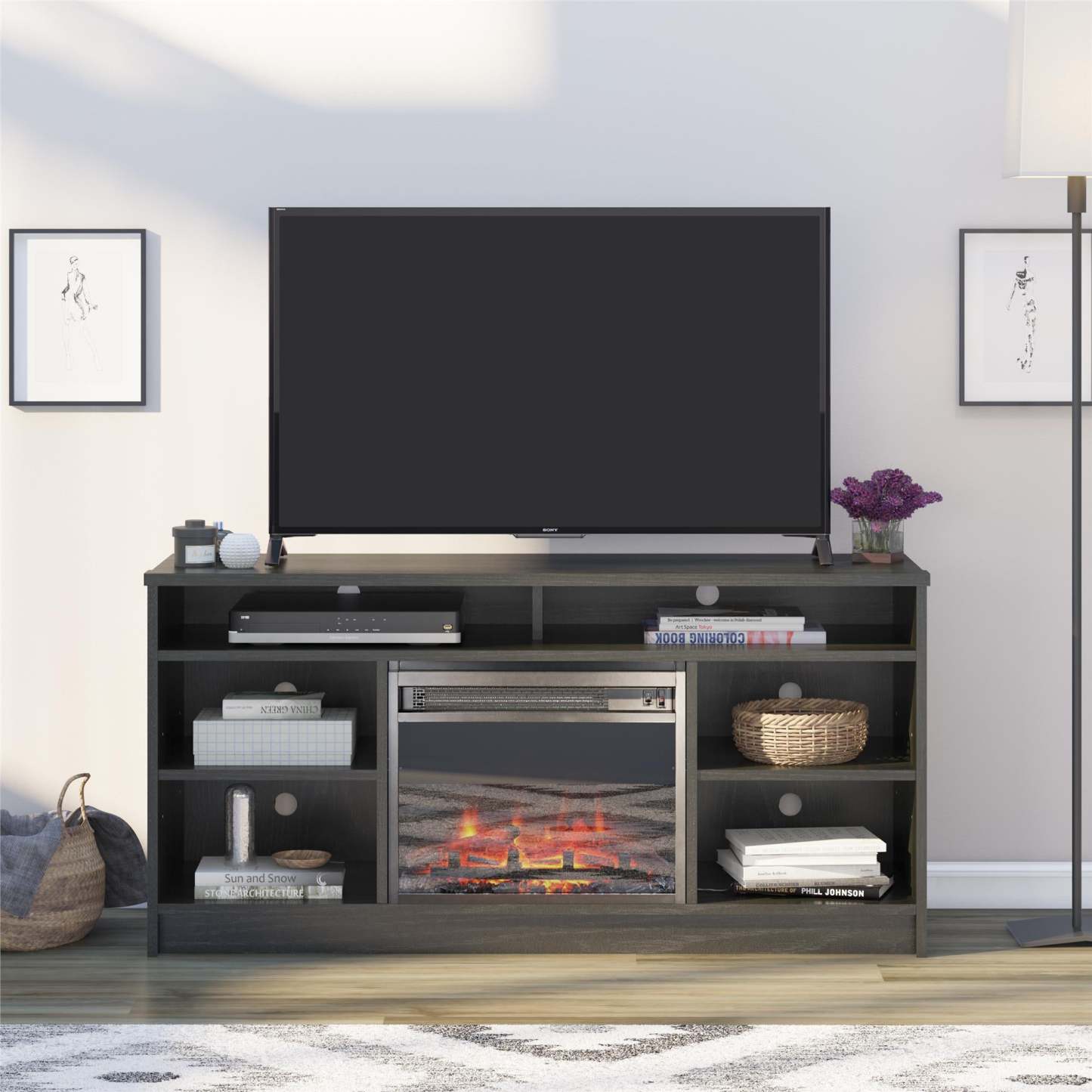 Meuble TV Ameriwood Home Hendrix 55 avec foyer électrique et étagères - Chêne noir|Meuble pour téléviseur Hendrix d'Ameriwood Home de 55 po avec foyer électrique et tablettes - chêne noir