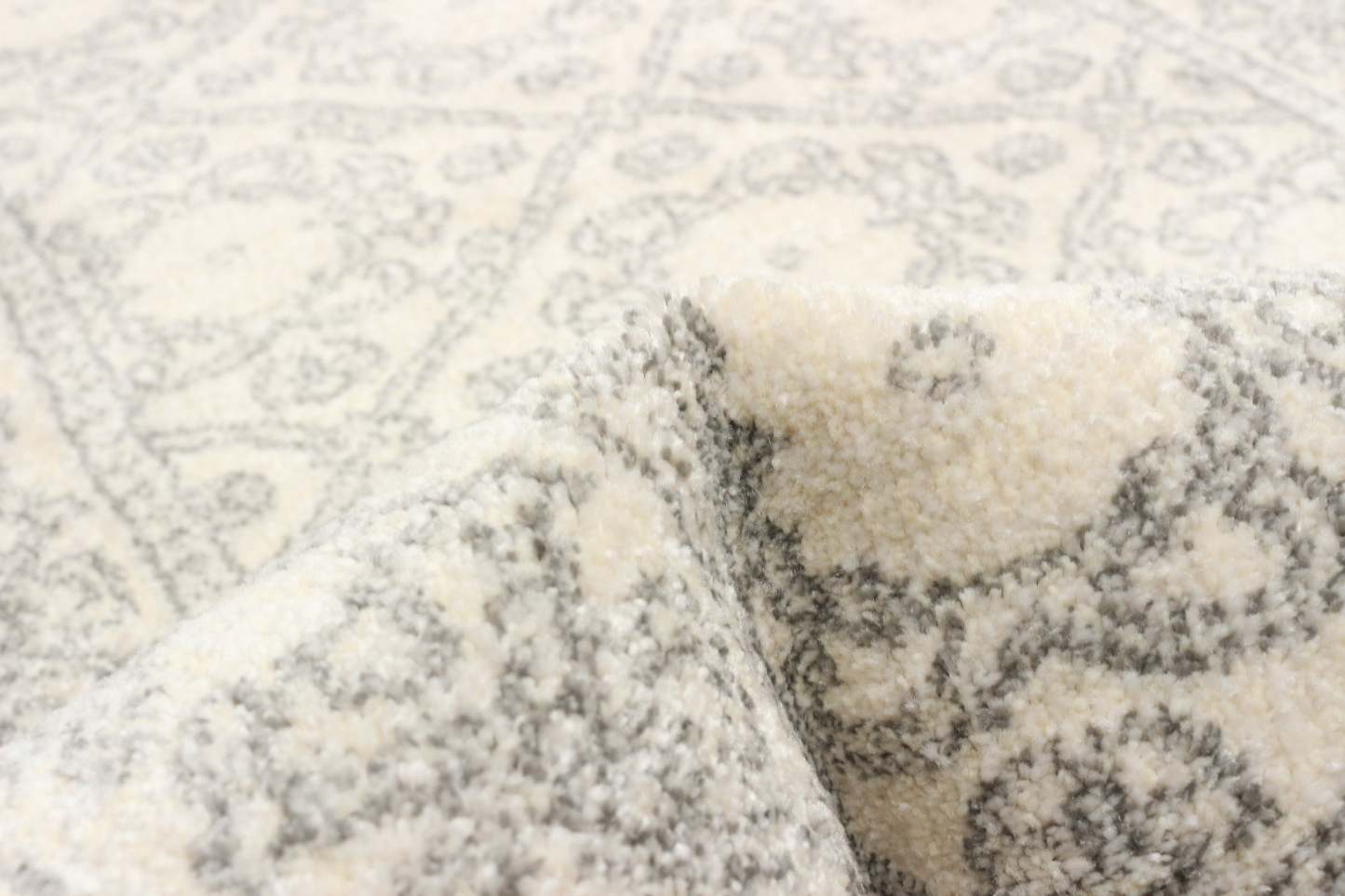 Elita Ivory Area Rug - 2'7 x 8'0|Carpette Elita ivoire - 2 pi 7 po x 8 pi 0 po|D297L70C