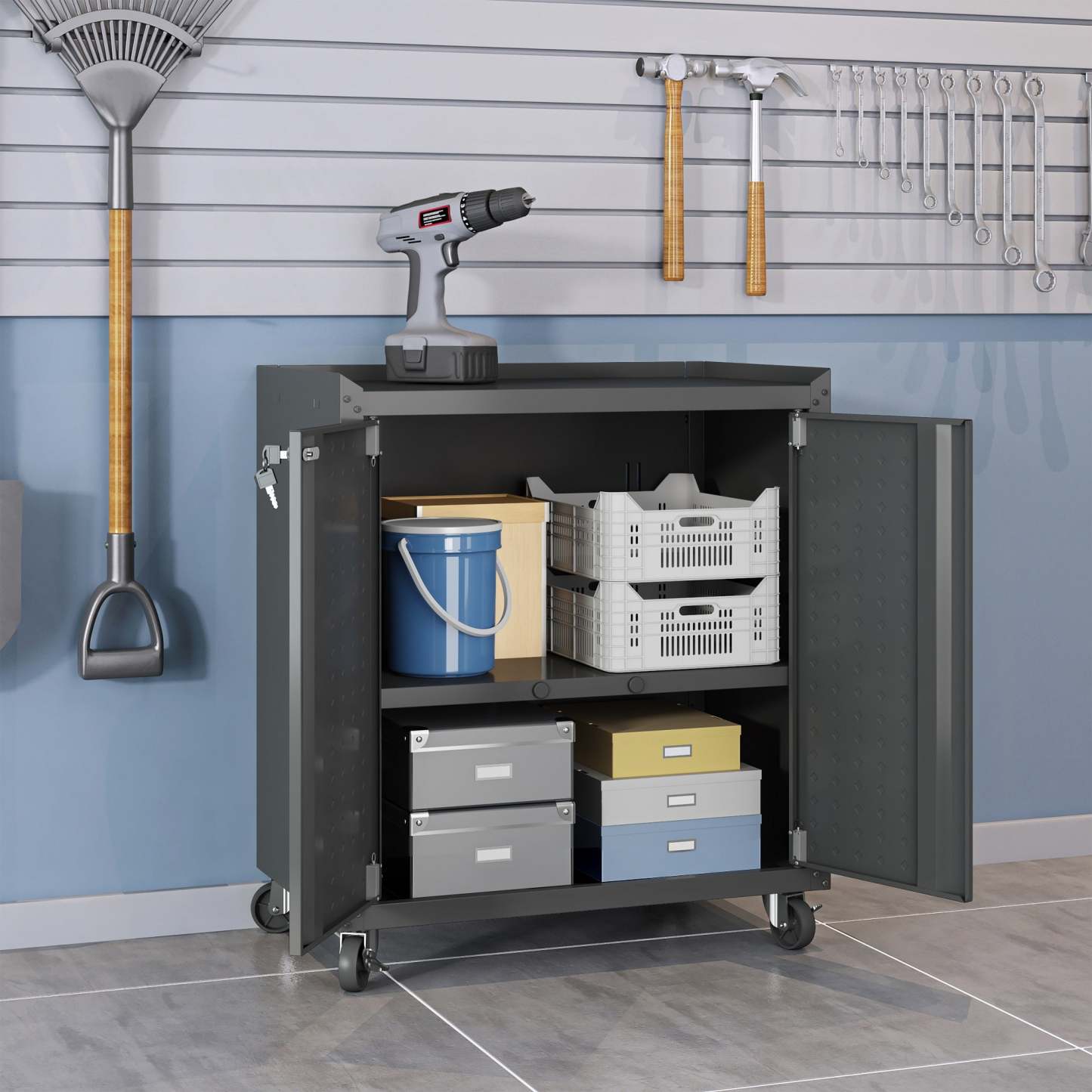 Manhattan Comfort Fortress Textured Metal 31.5 Garage Mobile Cabinet with 2 Adjustable Shelves - Charcoal Grey|Armoire mobile Fortress de Manhattan Comfort de 31,5 po en métal texturé avec 2 tablettes réglables pour le garage - gris anthracite