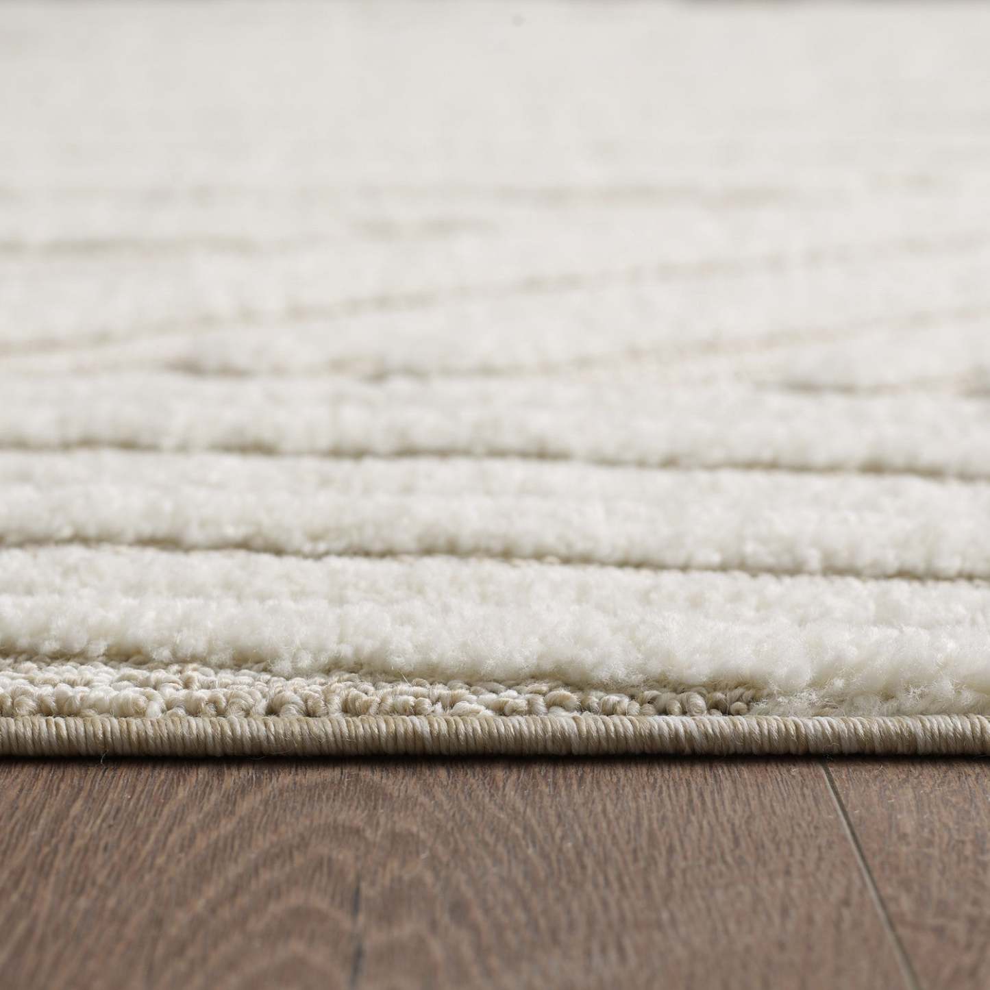 Quinto Brushed Beige Waves Shag Area Rug - 6'3 x 9'|Carpette à poils longs brossé Quinto à motif de vagues - 6 pi 3 po x 9 pi