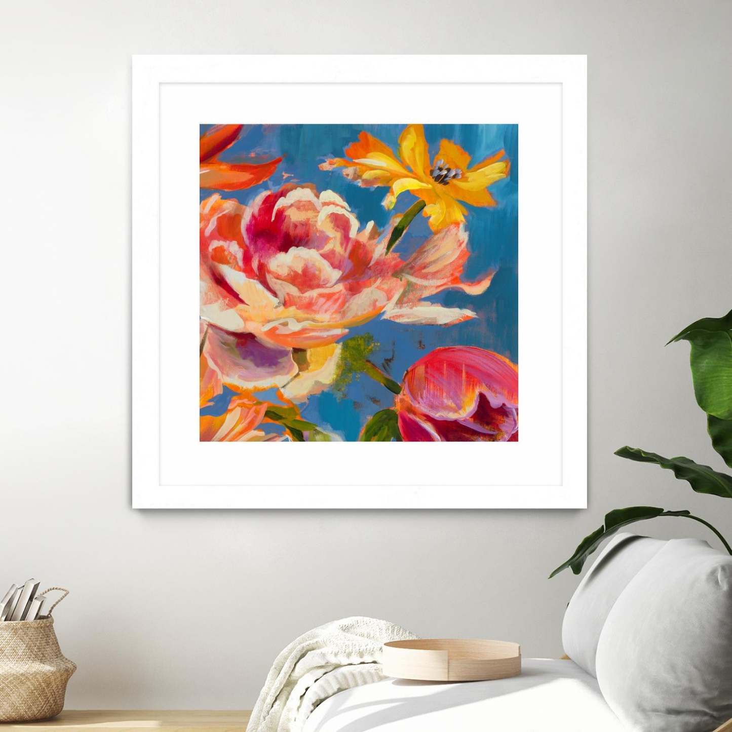 Spring Bouquet V31 Matted and Framed White 30x30 Wall Art|Œuvre d'art murale encadrée blanche et mate « Spring Bouquet V31 » 30 x 30