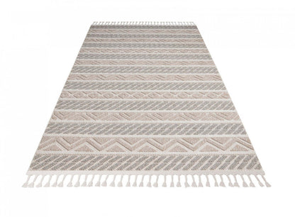 Athena Beige Indoor/Outdoor Area Rug - 5.3 X 7.6 | Tapis Beige D’intérieur/Extérieur Athena - 5.3 X 7.6