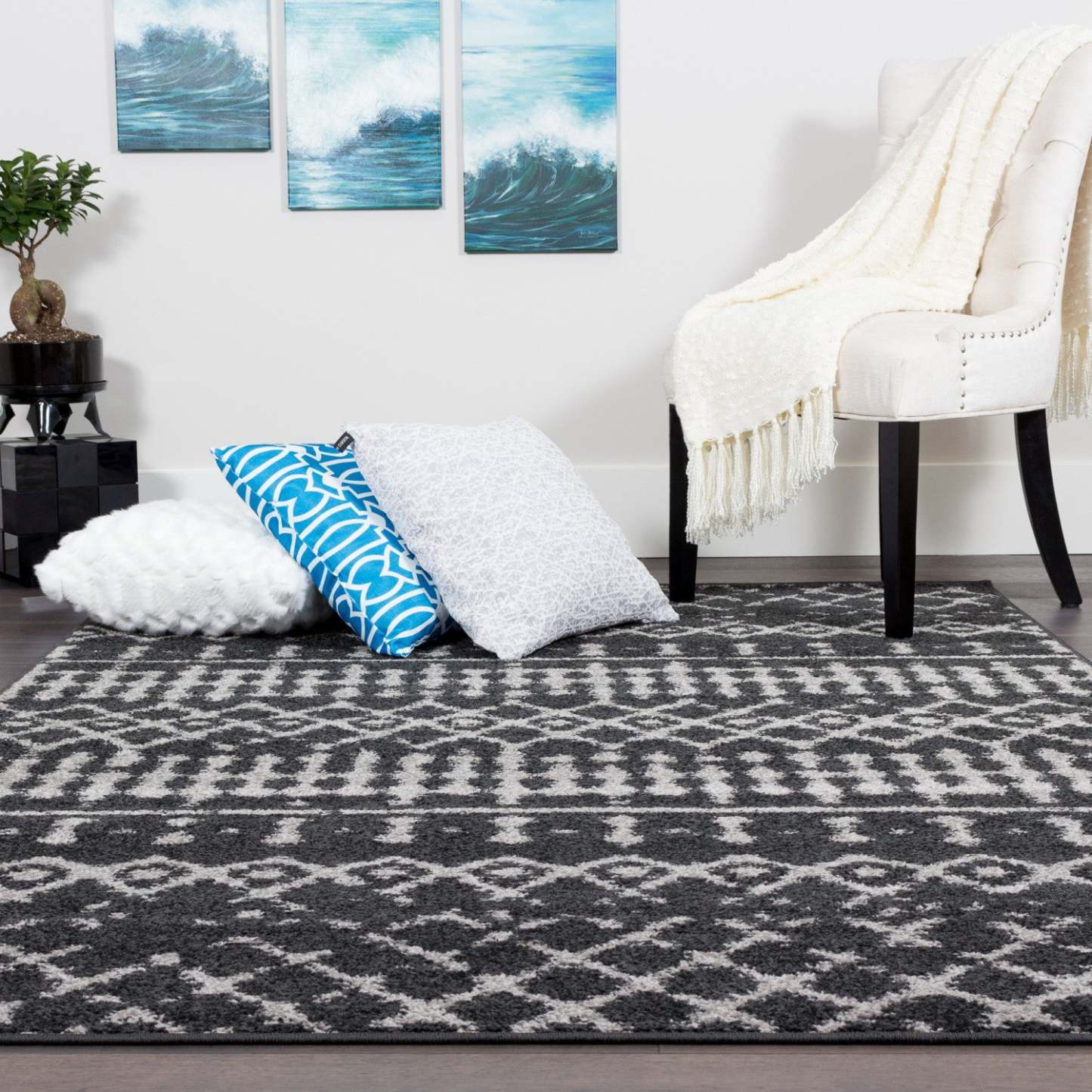 Lav D Grey Mor 5x8 Area Rug|Carpette Lav Diamond grise à motifs marocains 5 x 8|D80G6QK6