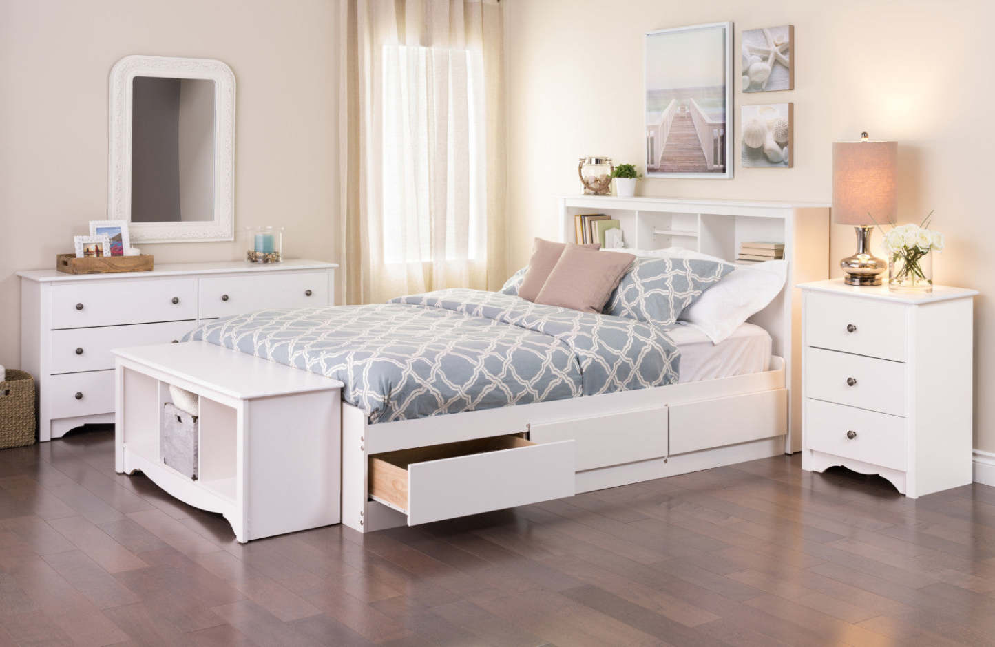 Monterey 3-Drawer Tall Nightstand - Blanc|Table de nuit haute Monterey à 3 tiroirs - blanche