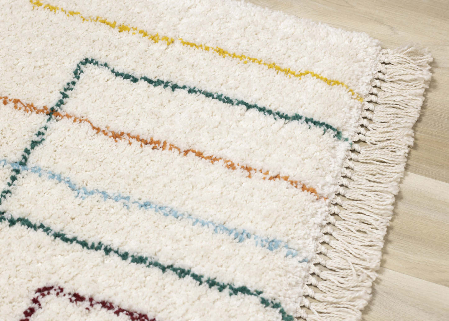 Carpette à poil long Bella avec lignes arc-en-ciel géométrique de style bohème - 5'3 x 7'7