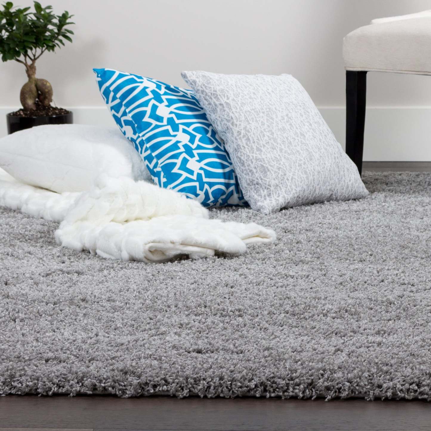 Victoria Light Grey Shag 3 x 5 Area Rug|Carpette à poils longs Victoria gris clair 3 x 5|D80GE4LG