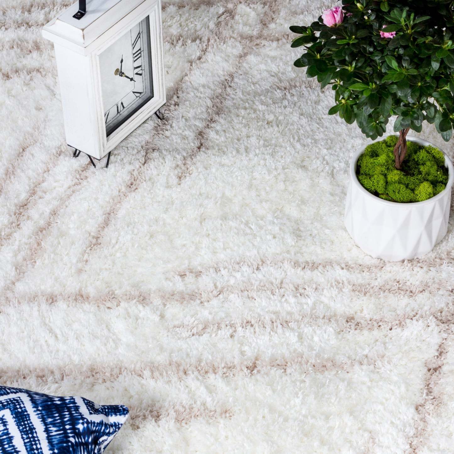 Ker Cream Lines 5x8 Area Rug|Carpette Ker crème à rayures 5 x 8|D80GD614