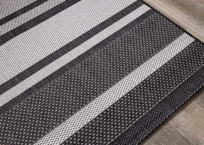 Tapis intérieur/extérieur rayé Jackson - 3'11 x 5'7|Carpette Jackson à rayures pour l'intérieur et l'extérieur - 3 pi 11 po x 5 pi 7 po