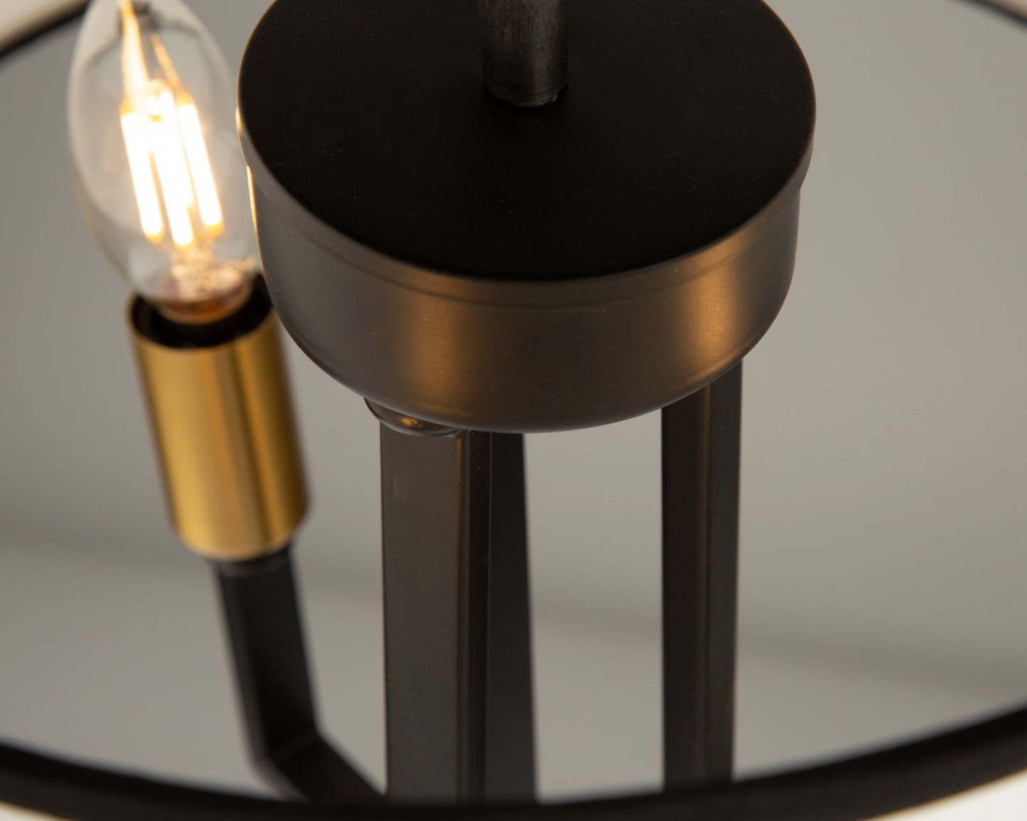 Coco plafonnier semi-affleuré noir et doré à 3 ampoules | Plafonnier semi-affleuré Coco noir et doré à 3 ampoules | D06HLH86