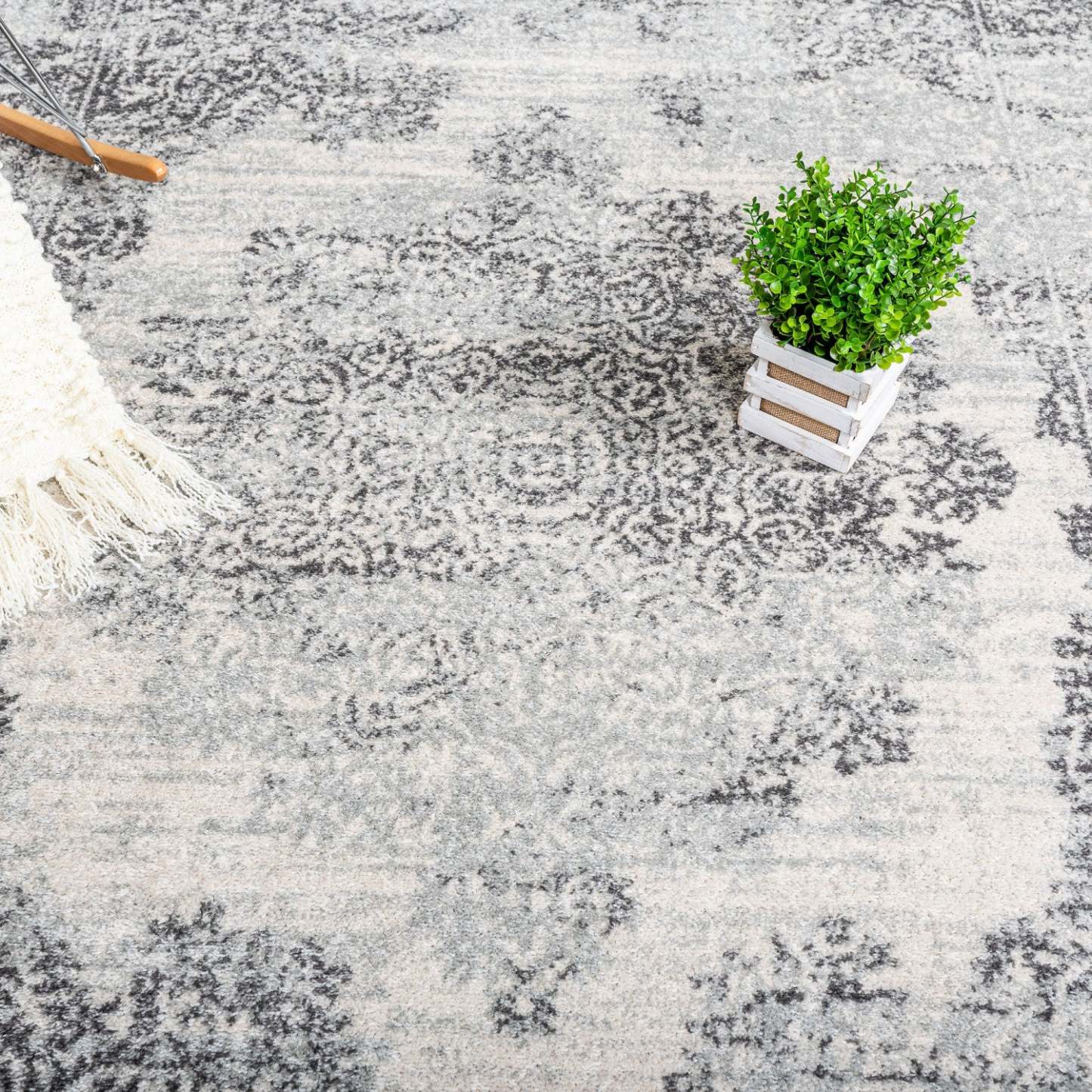 Roma Grey Flake 4x6 Area Rug | Carpette Roma Flake grise 4 x 6 | D80GC4WX