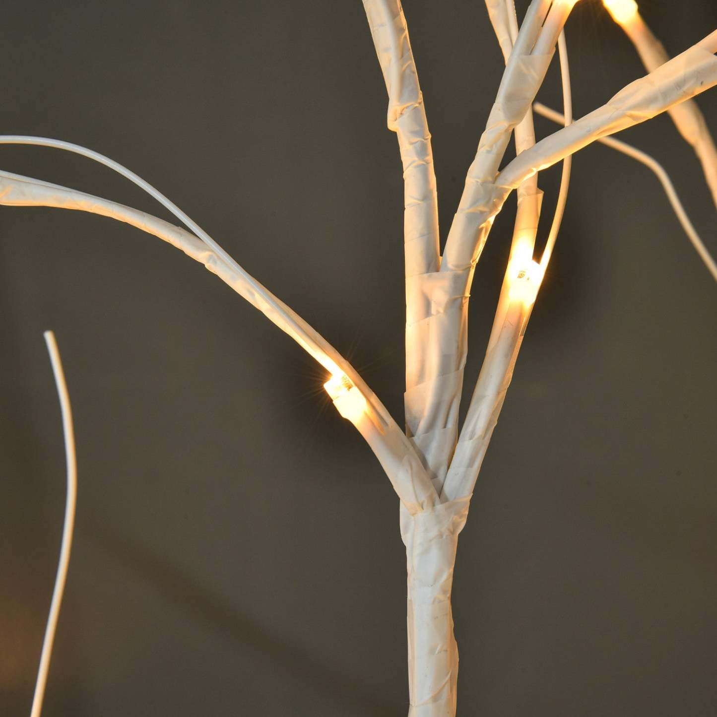 Outsunny Arbre Lumineux De 1.5 M Avec 58 Led Chaudes Et 8 Modes