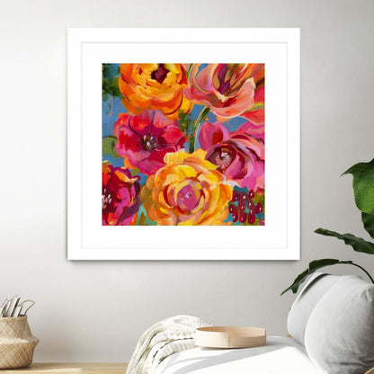 Spring Bouquet V32 Matted and Framed White 36x36 Wall Art|Œuvre d'art murale encadrée blanche et mate « Spring Bouquet V32 » 36 x 36