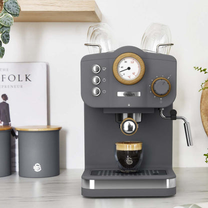 Salton Swan Nordic Pump Espresso Machine - SK22111GRYN|Machine à expresso à pompe nordique Swan - SK22111GRYN
