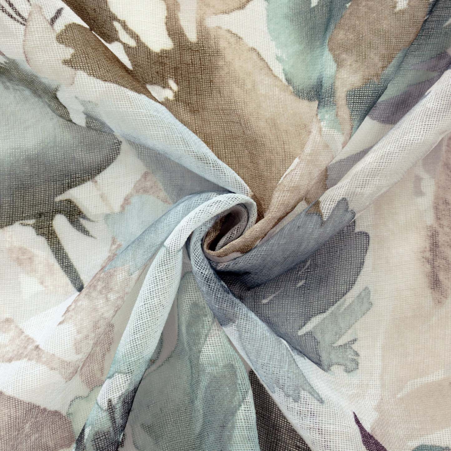 Habitat Floralie Olive Light Filtering Grommet Curtain Panel - 52 x 84|Panneau de rideau filtrant la lumière à œillets Floralie olive d'Habitat - 52 x 84