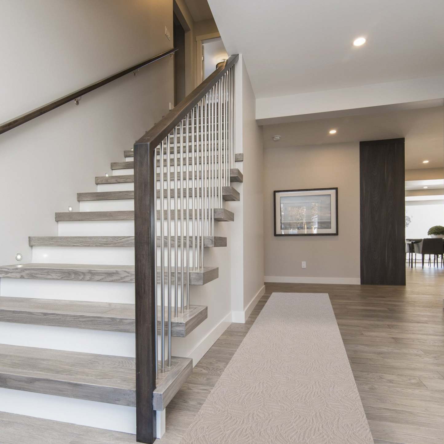 Bellezza Light Grey 2'2 x 24'0 Area Rug|Carpette Bellezza gris clair 2 pi 2 po x 24 pi 0 po|D21M28JU