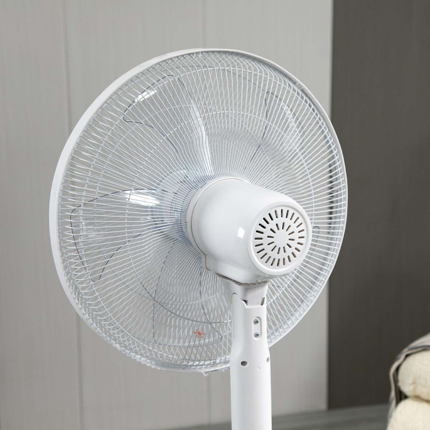 Homcom Ventilateur Sur Pied 18 Pouces Avec Minuterie 18h|Homcom 18-inch Pedestal Fan With 18h Timer