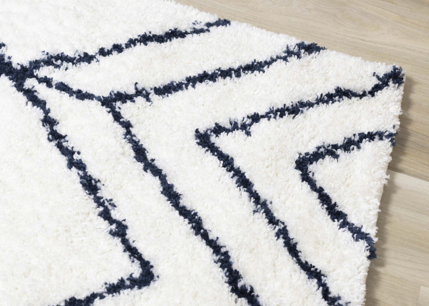 Taylor Diamonds Shag Area Rug - 7'10 x 10'6|Carpette à poil long Taylor à motif de diamants - 7 pi 10 po x 10 pi 6 po