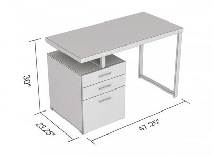 Bureau d'ordinateur 47" avec 3 tiroirs - Bois de récupération brun avec base en métal argenté | Bureau d'ordinateur de 47 po avec 3 tiroirs - bois recyclé brun avec base en métal argenté