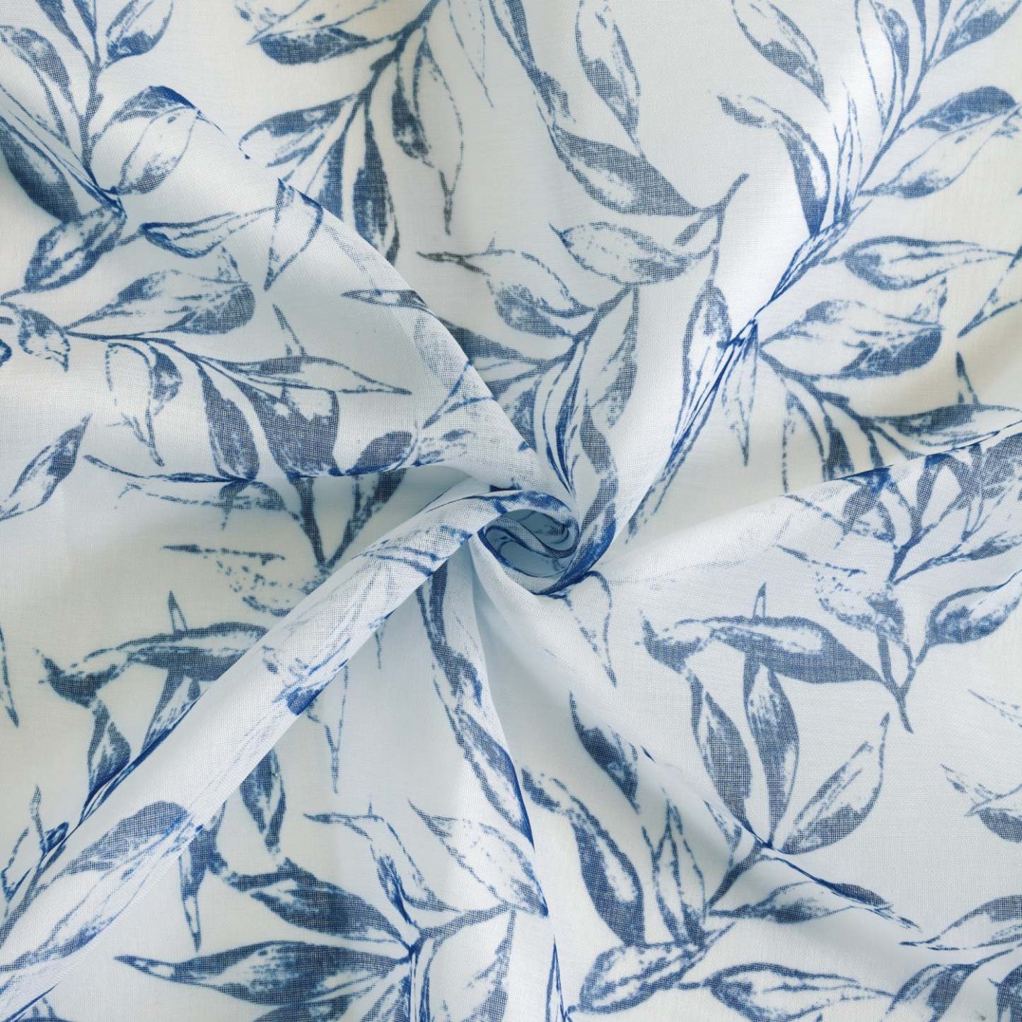 Panneau de rideau filtrant la lumière à œillets Jenny indigo d'Habitat - 52 x 95